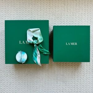 La Mer Gift Box + Mirror + Scarf